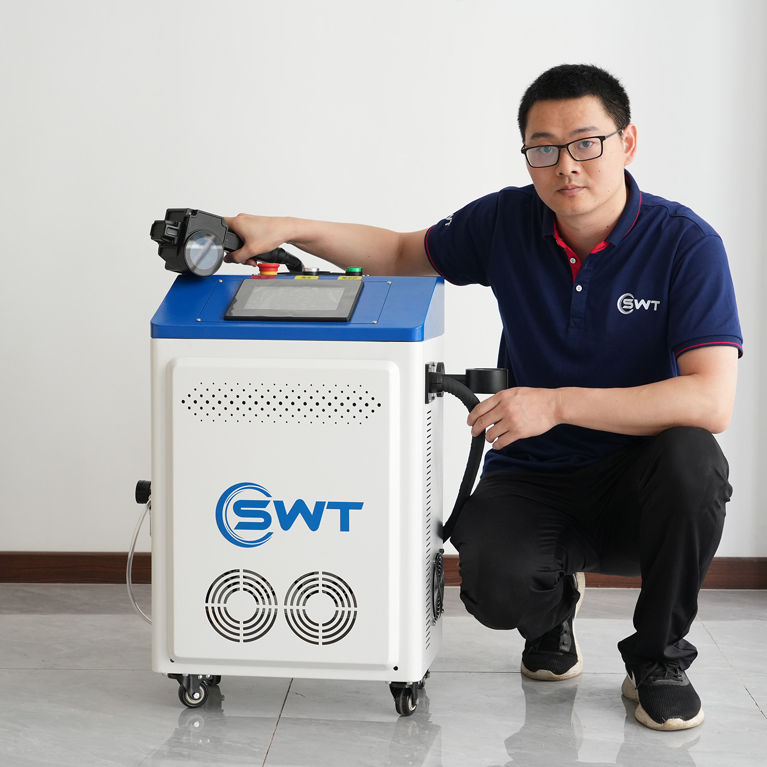 Industrial Laser Cleaning - 300W JPT Suitcase Mopa Pulse Laser