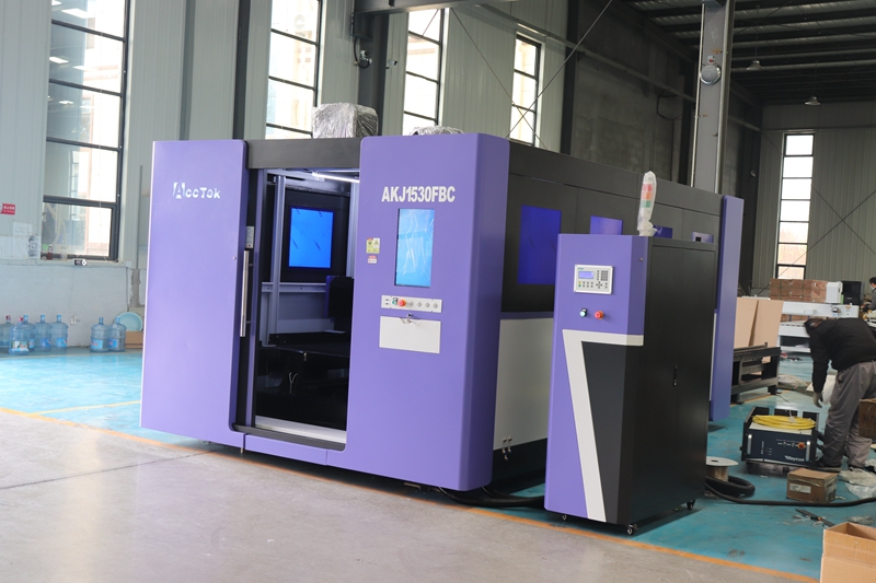Industrial 3015 6000 watt Fibe - Industrial Fiber Laser Cutting Machine review and price