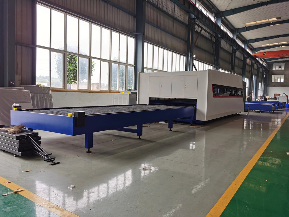 Fully Enclosed CNC Fiber Laser - Industrial Fiber Laser Cutting Machine review and price